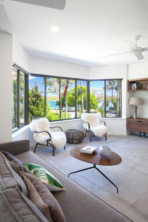 Aarons Luxury Retreat - Pubs and Clubs 2