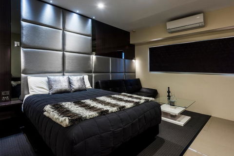 Abbey Motor Inn - Pubs and Clubs 1