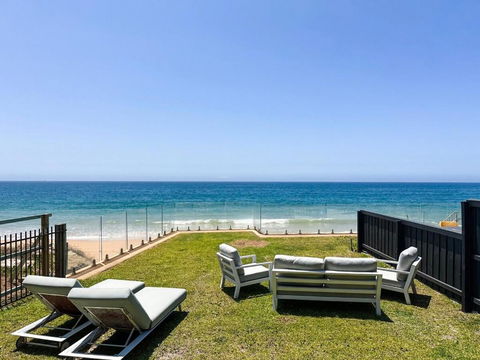 Absolute Beachfront Luxury In Narrabeen - Pubs and Clubs 0