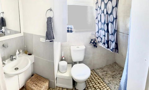 Absolute Beachfront Main Beach Gold Coast - Pubs and Clubs 1