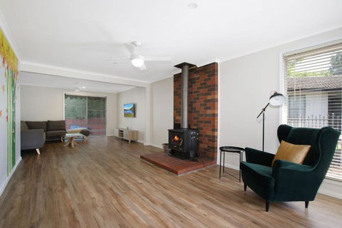 Acaronar- Great Value For Money - Pubs and Clubs 0