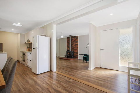 Acaronar- Great Value For Money - Pubs and Clubs 4