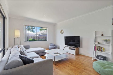 Across The Way, Golf And Beach Heaven - Pubs and Clubs 1