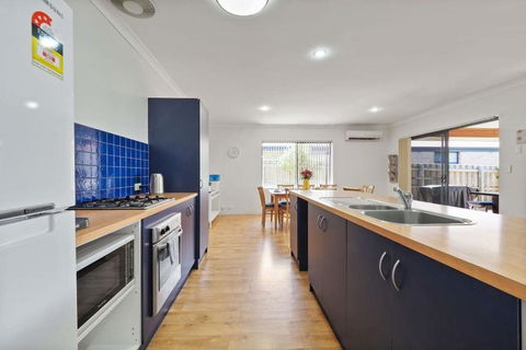 Across The Way, Golf And Beach Heaven - Pubs and Clubs 3