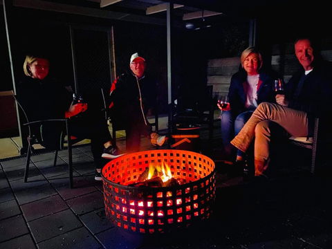 Adelaide Hills Escape - Pubs and Clubs 4