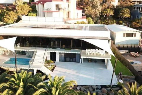 Adelaide - Upmarket Water Front Home - Pubs and Clubs 0