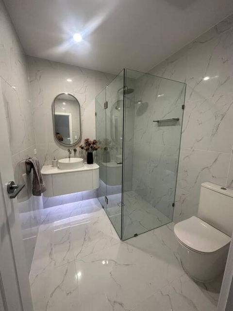 Adelaide - Upmarket Water Front Home - Pubs and Clubs 4