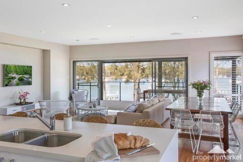 Adrift - Pubs and Clubs 2