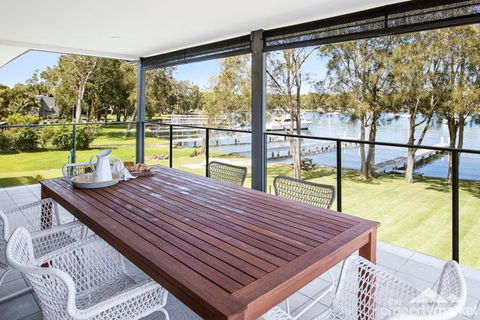 Adrift - Pubs and Clubs 3