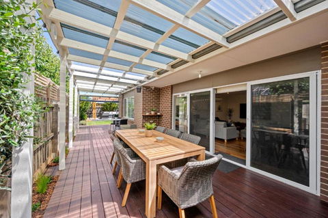 Aerial Beach House 2 - Pubs and Clubs 2