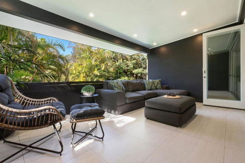 A Perfect Stay - Arya - Pubs and Clubs 0