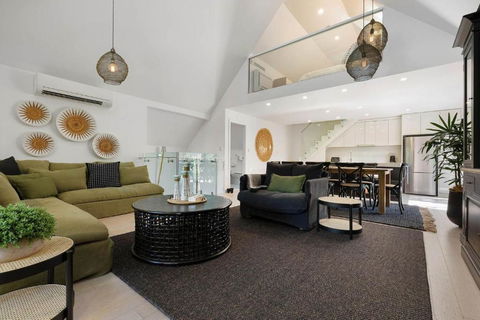 A Perfect Stay - Arya - Pubs and Clubs 3