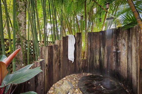 A Perfect Stay - Arya - Pubs and Clubs 2