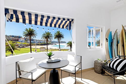 Absolute Seafront Bronte - Pubs and Clubs 0