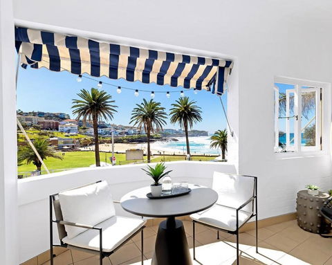 Absolute Seafront Bronte - Pubs and Clubs 1