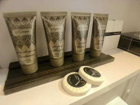 Admiral Motor Inn - Pubs and Clubs 2