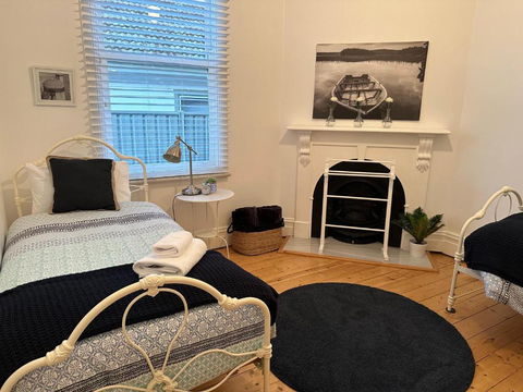 AAA Plus Yapera On Lucan - Pubs and Clubs 4