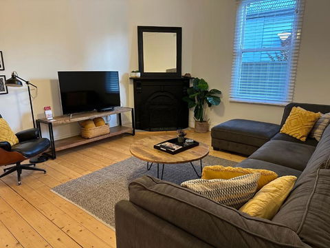 AAA Plus Yapera On Lucan - Pubs and Clubs 3