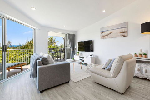 Andari Apartment 2, Sunshine Beach, Beachfront Street And Just Steps To Surf-club - Pubs and Clubs 1