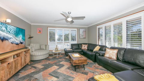 Akuli By The Sea - Unit 1 - FNHolidays - Pubs and Clubs 1