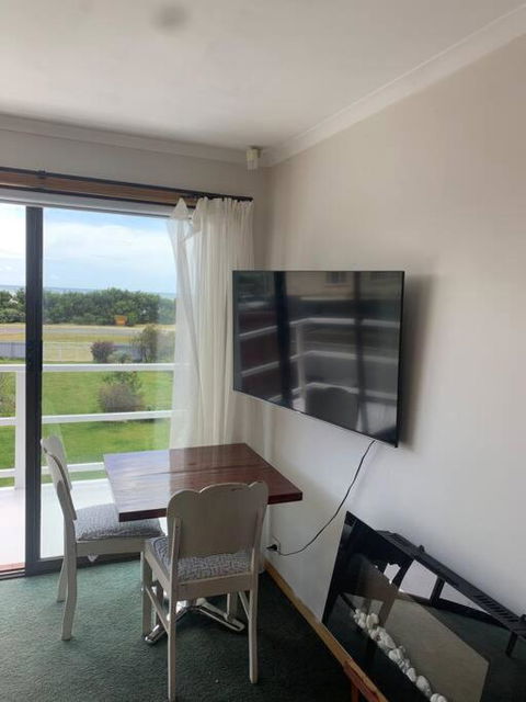 Al Mare - Mediterranean 4BR Retreat By The Sea - Pubs and Clubs 3