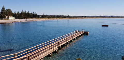 Albany Holiday Units - Pubs and Clubs 1