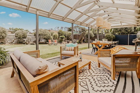 Alkira - Pubs and Clubs 0