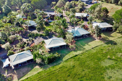 Alstonville Country Cottages - Pubs and Clubs 1