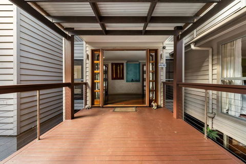 Amazing Acreage Style Living - Pubs and Clubs 2