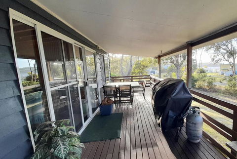 Amazing Ansons Bay Remote Paradise For The Family In The Bay Of Fires Area - Pubs and Clubs 0