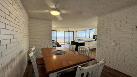 Amazing Views! Unit 3 Edgecliffe - Pubs and Clubs 0