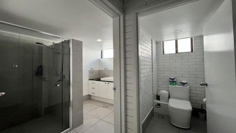 Amazing Views! Unit 3 Edgecliffe - Pubs and Clubs 4