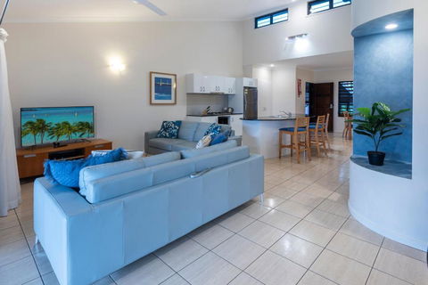 Anchorage Apartments On Hamilton Island By HIHA - Pubs and Clubs 4