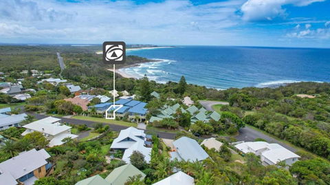 Angourie Blue 3 - Pubs and Clubs 4