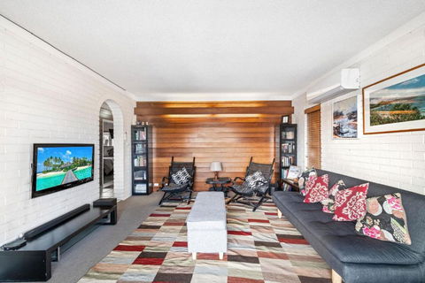 Anjuna, 2 Bedroom Apartment On Canal - Pubs and Clubs 4