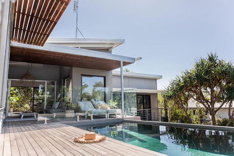 Akoakoa - Sunrise Beach - Pubs and Clubs 0