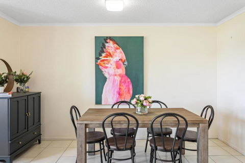 Albion Convenient Hideaway With Parking & Balcony - Pubs and Clubs 3