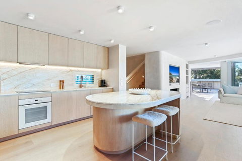 Apartment 17 - Pubs and Clubs 1