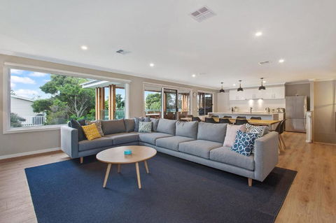 Apollo Grand - Pubs and Clubs 0