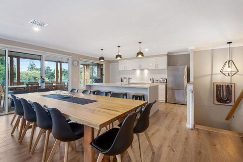 Apollo Grand - Pubs and Clubs 1