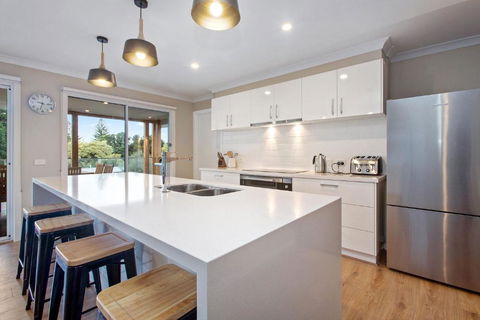 Apollo Grand - Pubs and Clubs 2