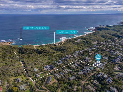 Aqua Luna - Stylish Retreat By Koonya Ocean Beach - Pubs and Clubs 3