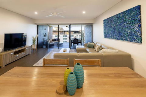 Aqua Vista 3 Bedroom Luxury - Pubs and Clubs 2