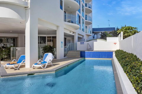 Aqua Vista Resort - Pubs and Clubs 4