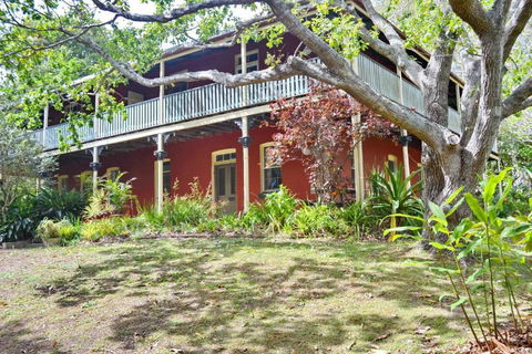 Arakoon House 2 - Bring Your Own Linen - Pubs and Clubs 0