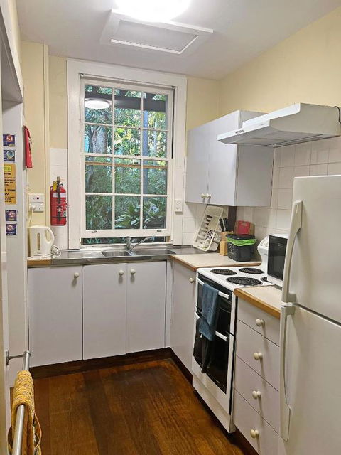 Arakoon House 2 - Bring Your Own Linen - Pubs and Clubs 1