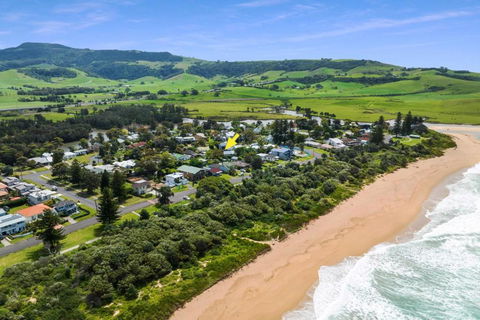 Araluen House Werri Beach Gerringong - Pubs and Clubs 1