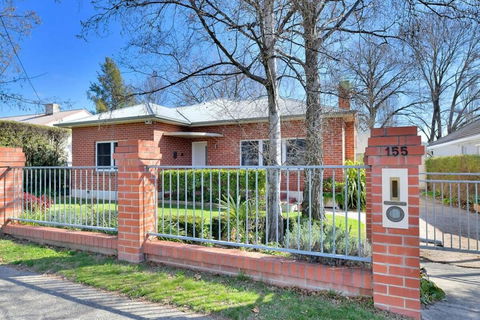 Art House On Anson - Artistic Haven, Spa, Pets - Pubs and Clubs 2