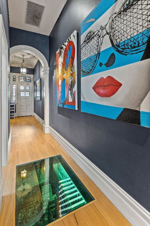 Artscape, Newtown Villa - Pubs and Clubs 3