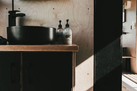 Ashleigh The Tiny Cabin In Toodyay - Pubs and Clubs 3